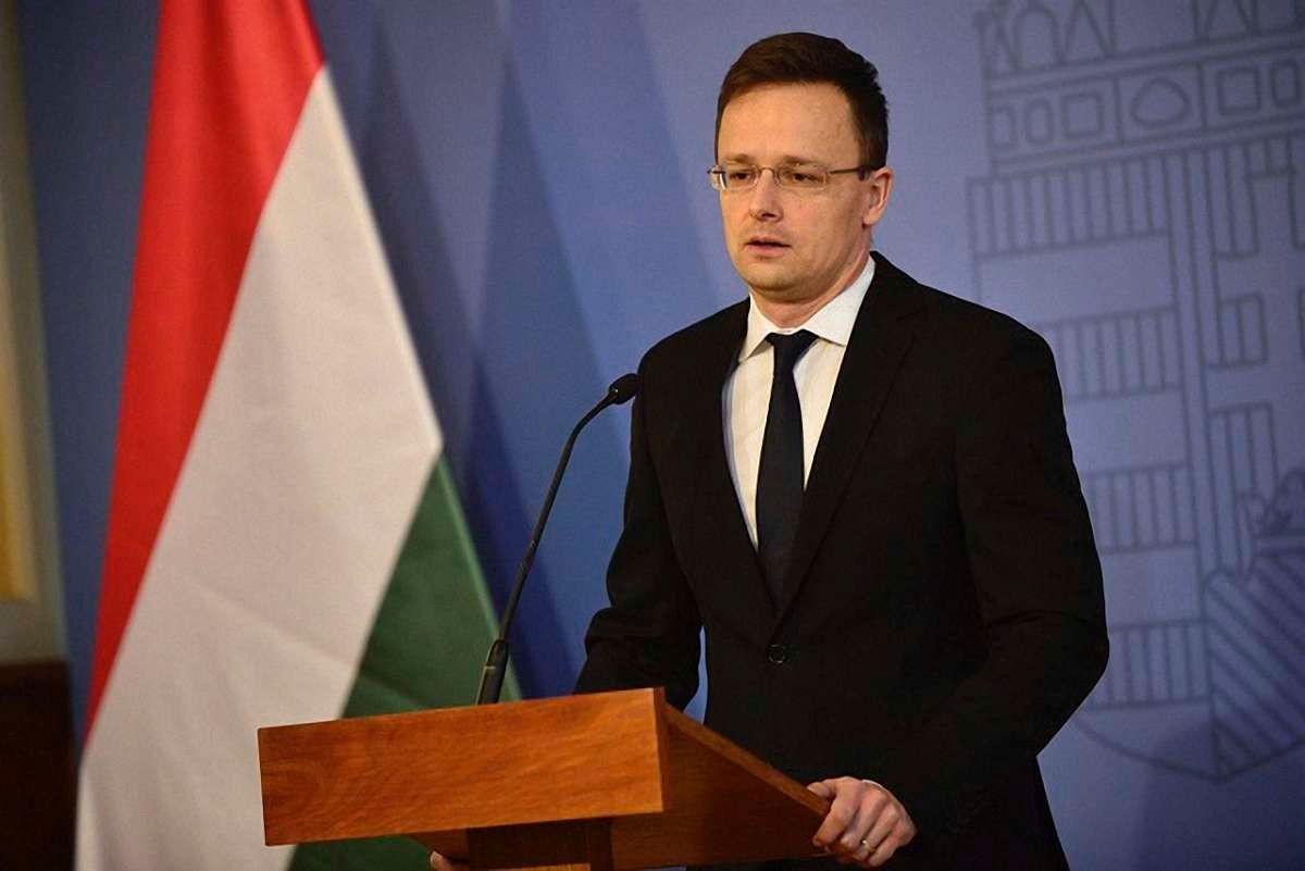 Угорщина незадоволена планами України відновити військову базу у Берегово