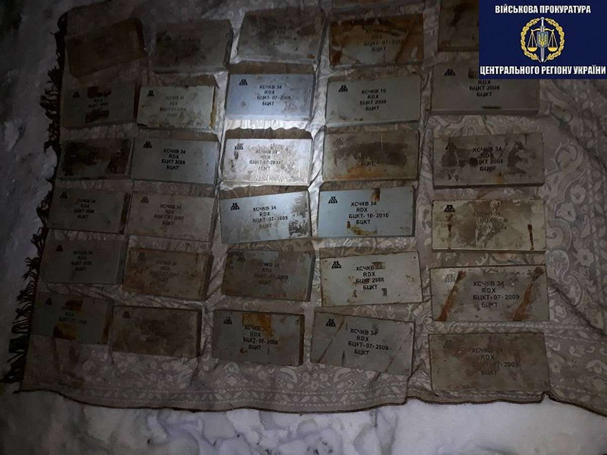 На Чернігівщині затримали військовослужбовця за підозрою в збуті кумулятивних танкових зарядів