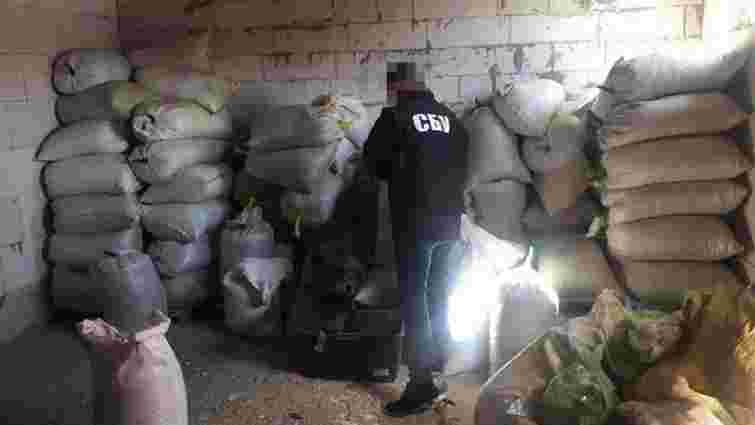Правоохоронці вилучили понад 3 тонни бурштину на Житомирщині