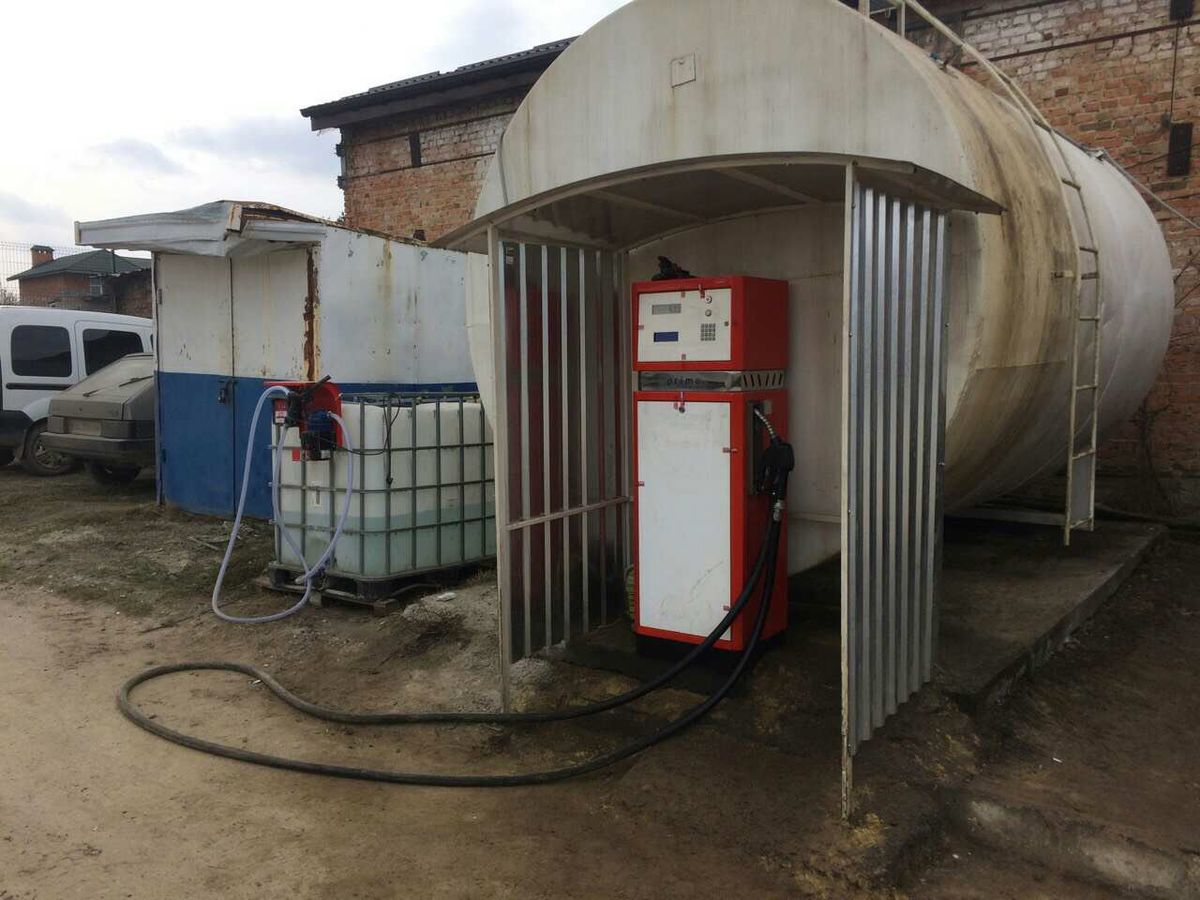 У Львівській області виявили підпільну мережу автозаправок