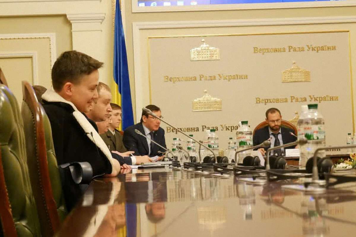 Офіцер ЗСУ засвідчив, що Савченко вербувала його для теракту, - Луценко