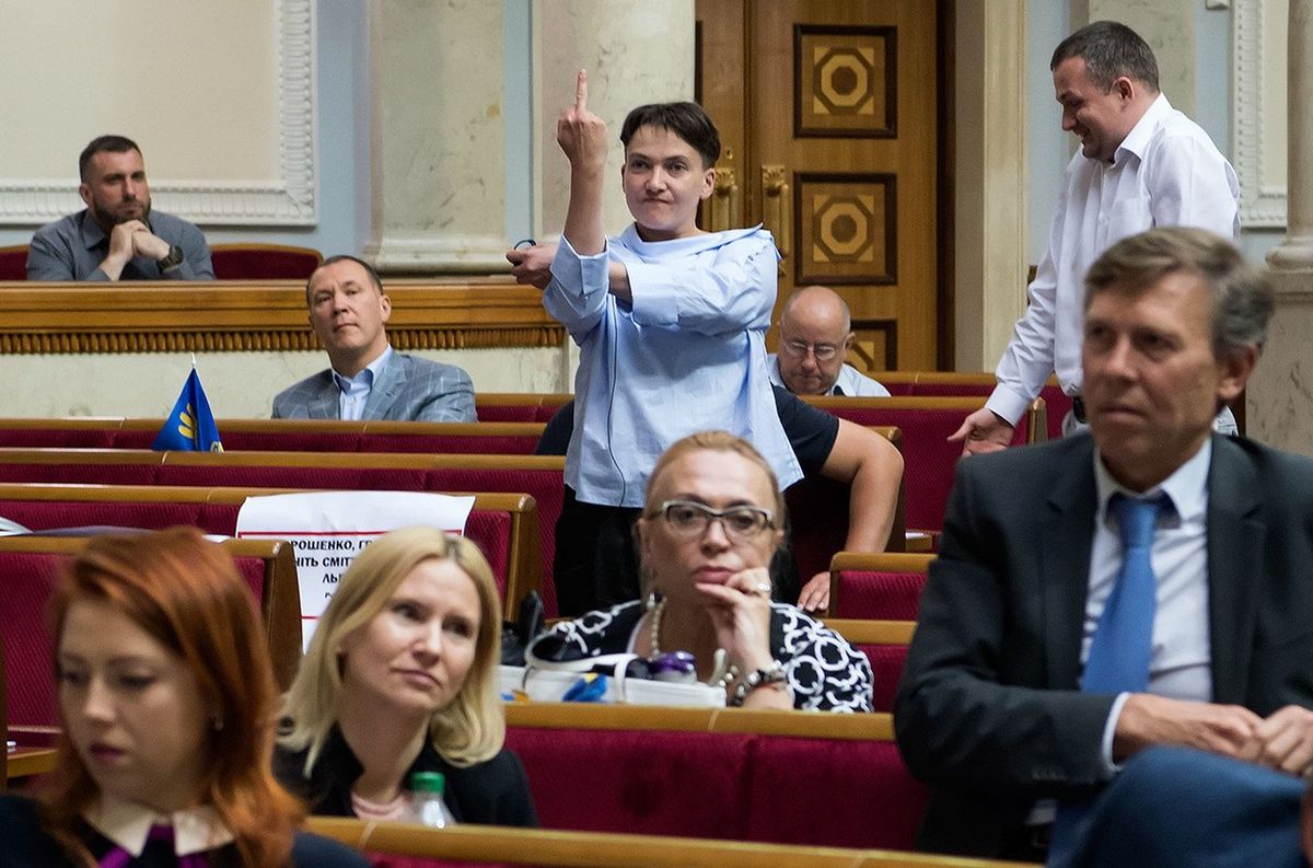Комітет Верховної Ради рекомендував зняти з Надії Савченко недоторканність