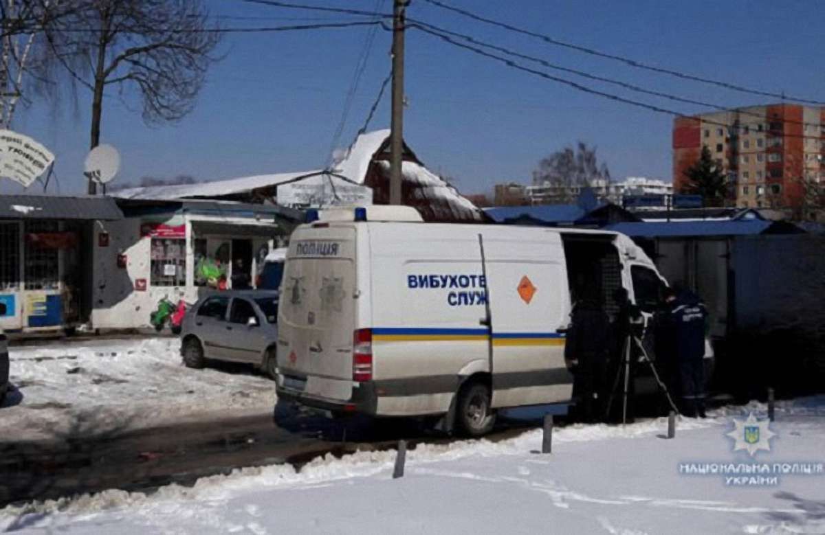На Сихові біля входу у ринок «Зубрівський» знайшли учбову гранату
