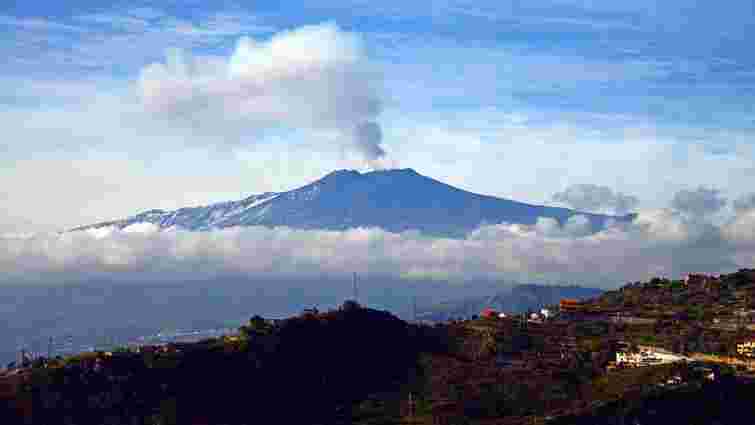 Вчені встановили, що вулкан Етна на Сицилії «сповзає» до Середземного моря