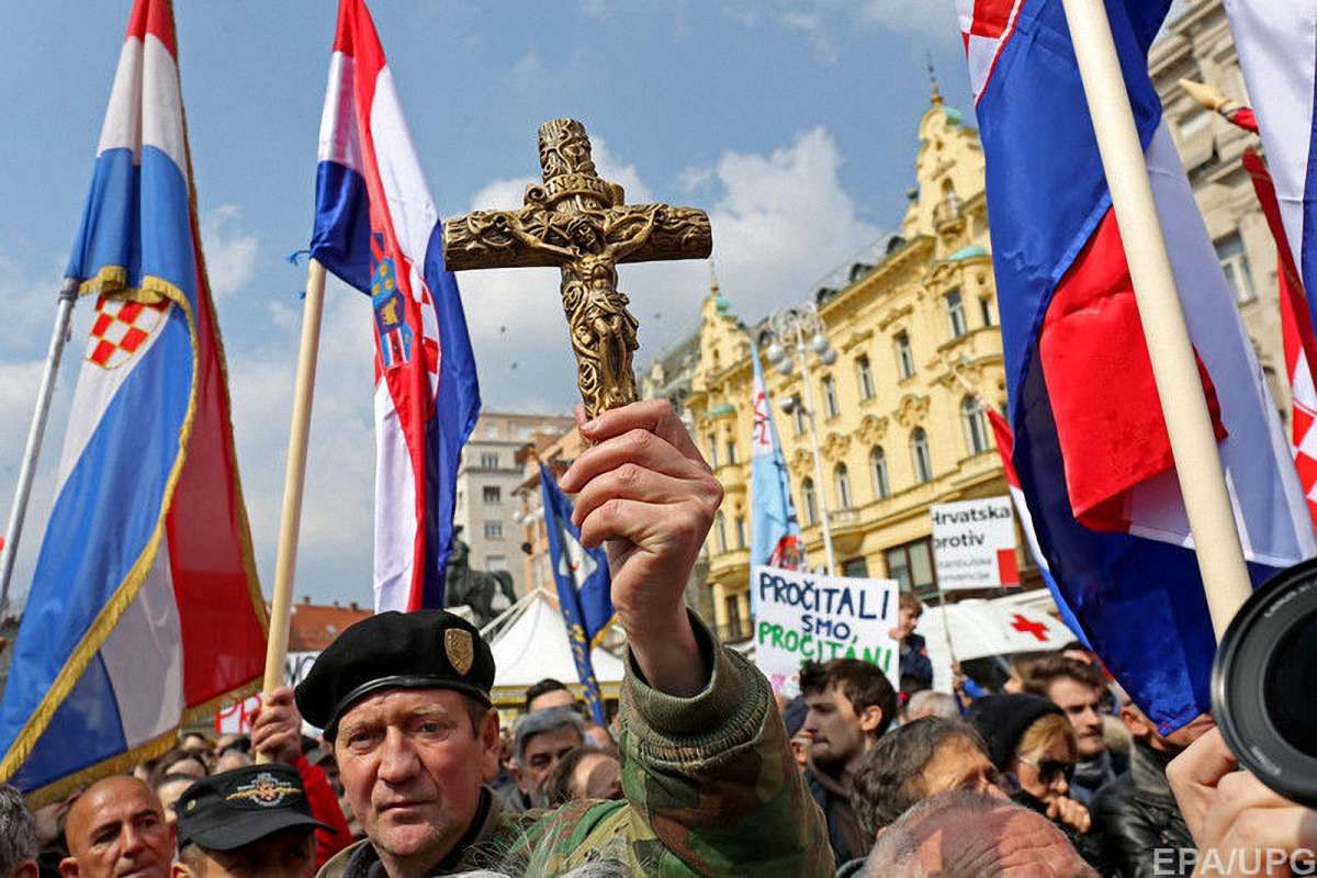 У Загребі тисячі хорватів протестували проти «третьої статі» та одностатевих шлюбів