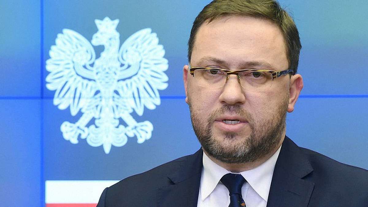 У МЗС Польщі заявили, що їхня країна не прагне обирати героїв для України