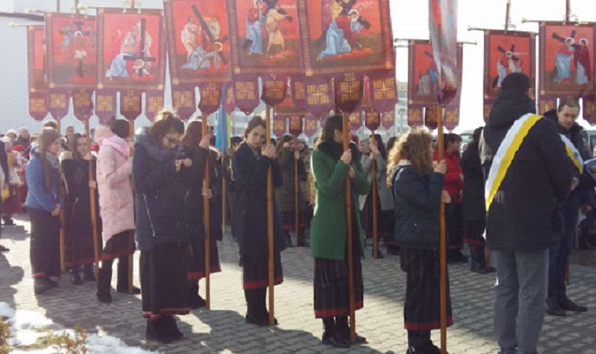 На Сихові віряни УГКЦ провели Хресну ходу