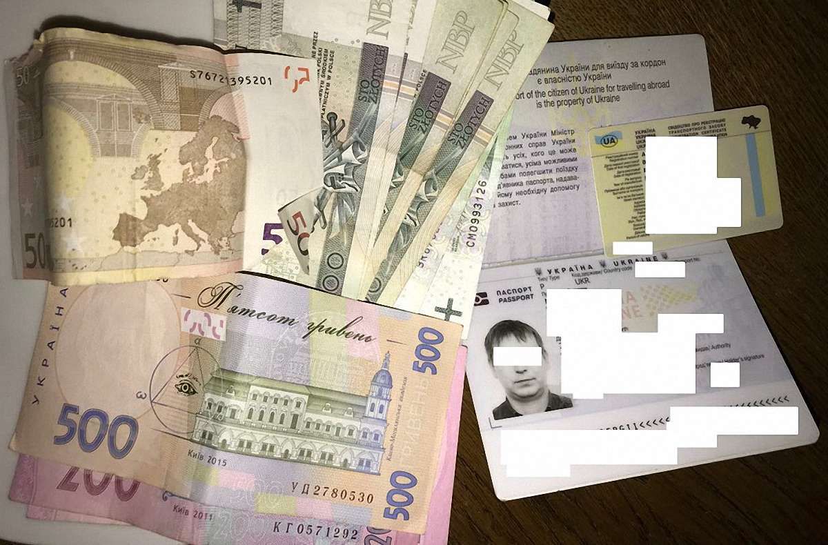 За безперешкодний перетин кордону водій пропонував прикордонникам майже ₴9 тис.