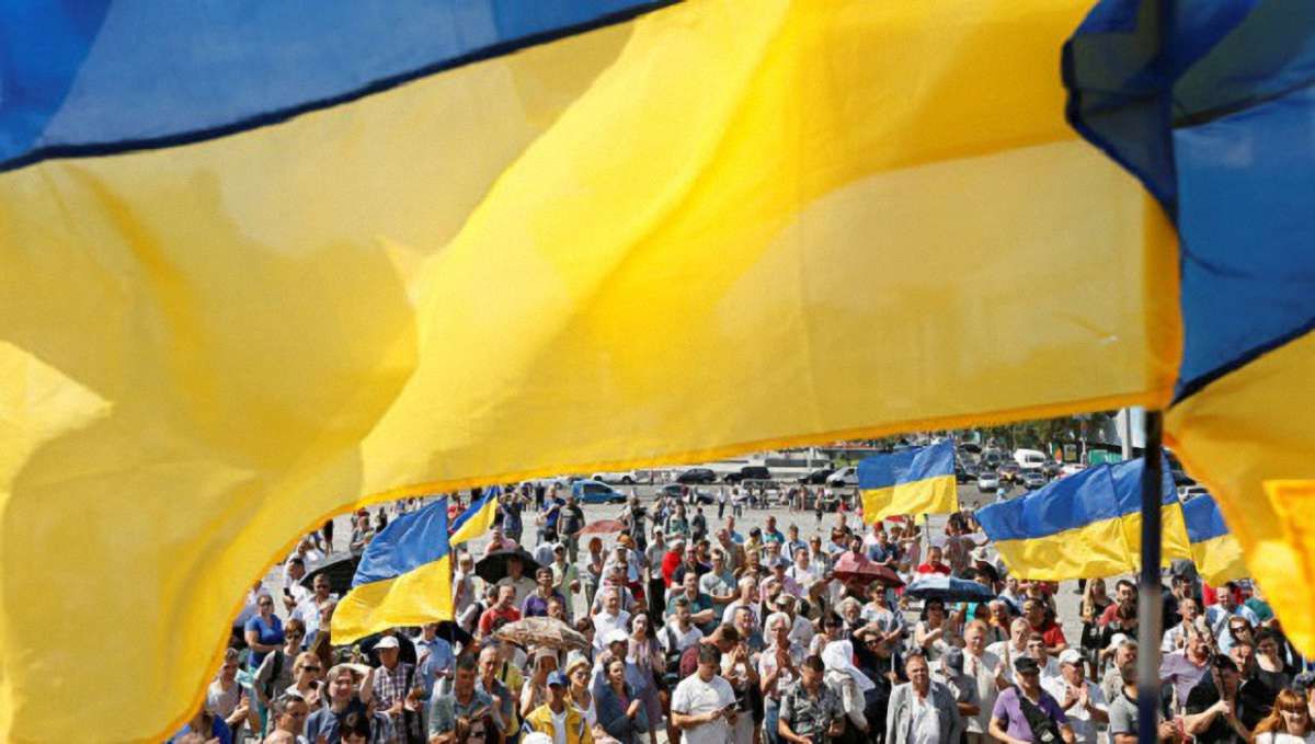 Британський таблоїд розрекламував Україну майбутнім клієнтам Ryanair «надлишком» гарних жінок