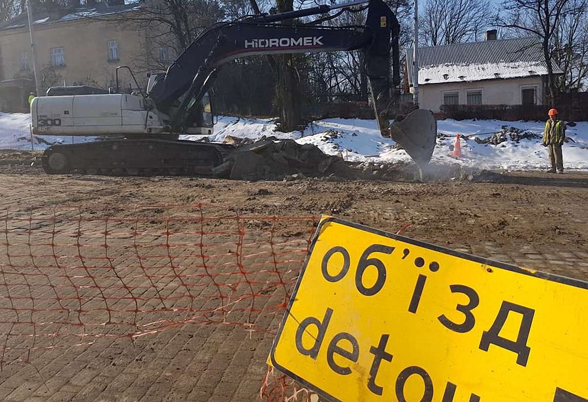 Ще одну ділянку Личаківської закрили для руху транспорту до серпня