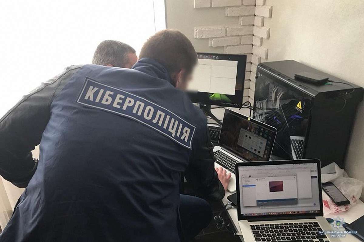 У Києві затримали хакера російської групи, причетної до зломів світових банків