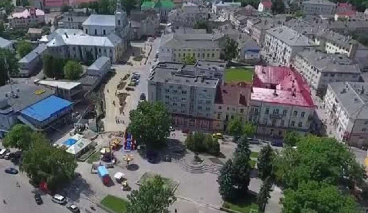 Суд  заборонив будівництво на центральній площі Золочева