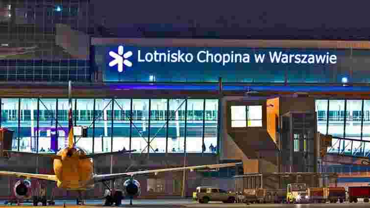 Варшавський аеропорт першим у Польщі заборонив нічні польоти