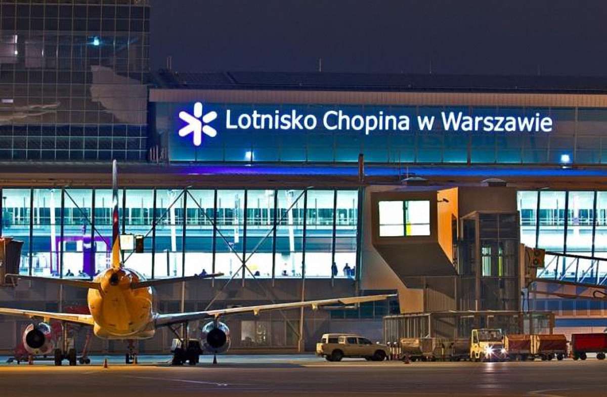Варшавський аеропорт першим у Польщі заборонив нічні польоти
