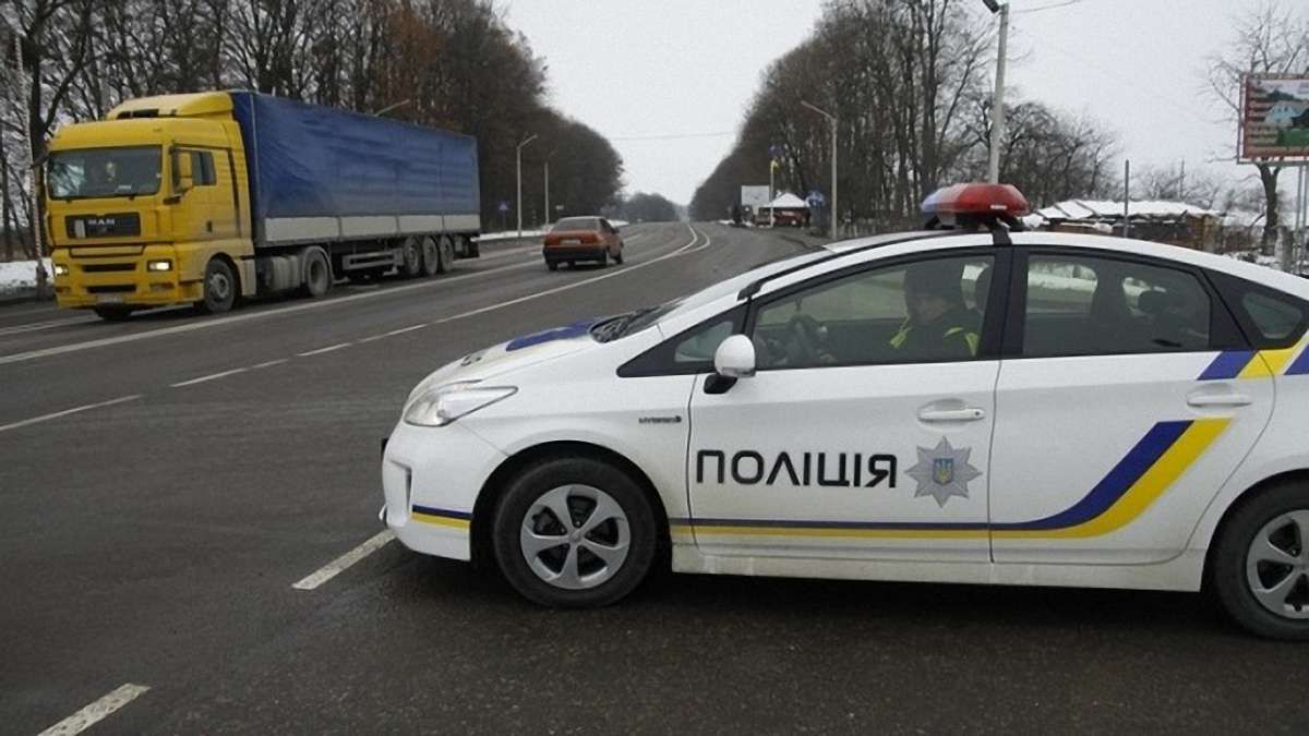 На Волині командир взводу патрульних брав хабарі за проїзд по трасі