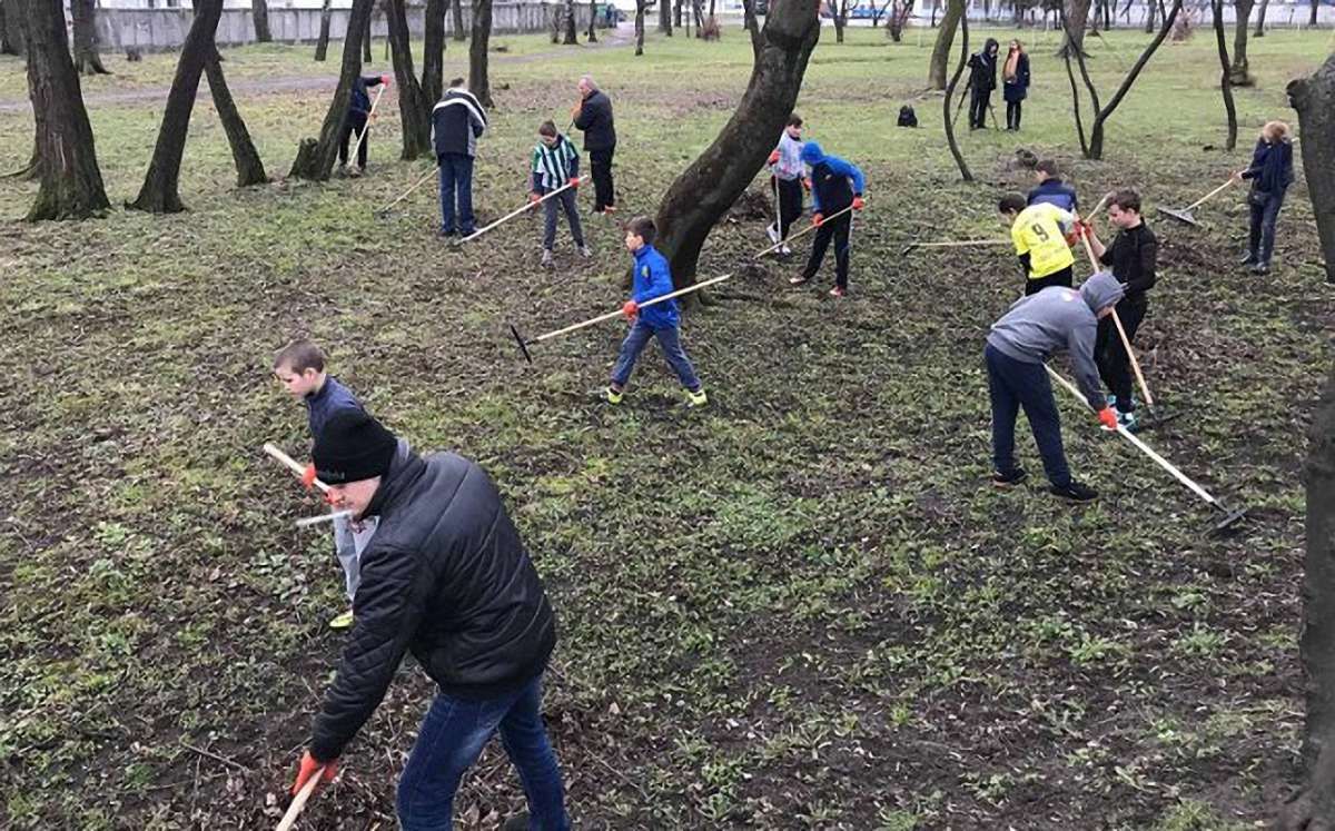 Мешканці Знесіння долучились до загальноміської толоки у Львові