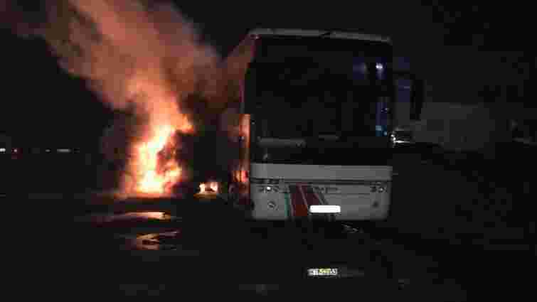 «Вголос» повідомив про підпал польського автобуса у Львові. Це виявилось фейком