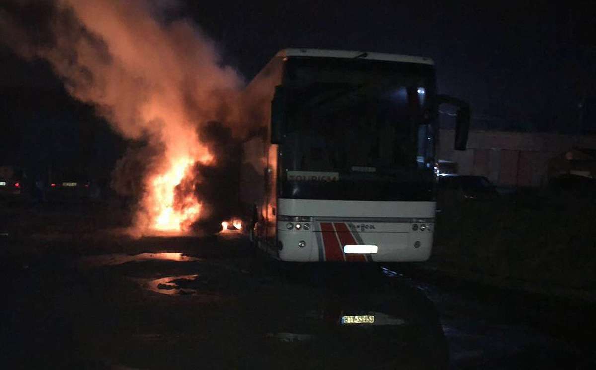 «Вголос» повідомив про підпал польського автобуса у Львові. Це виявилось фейком