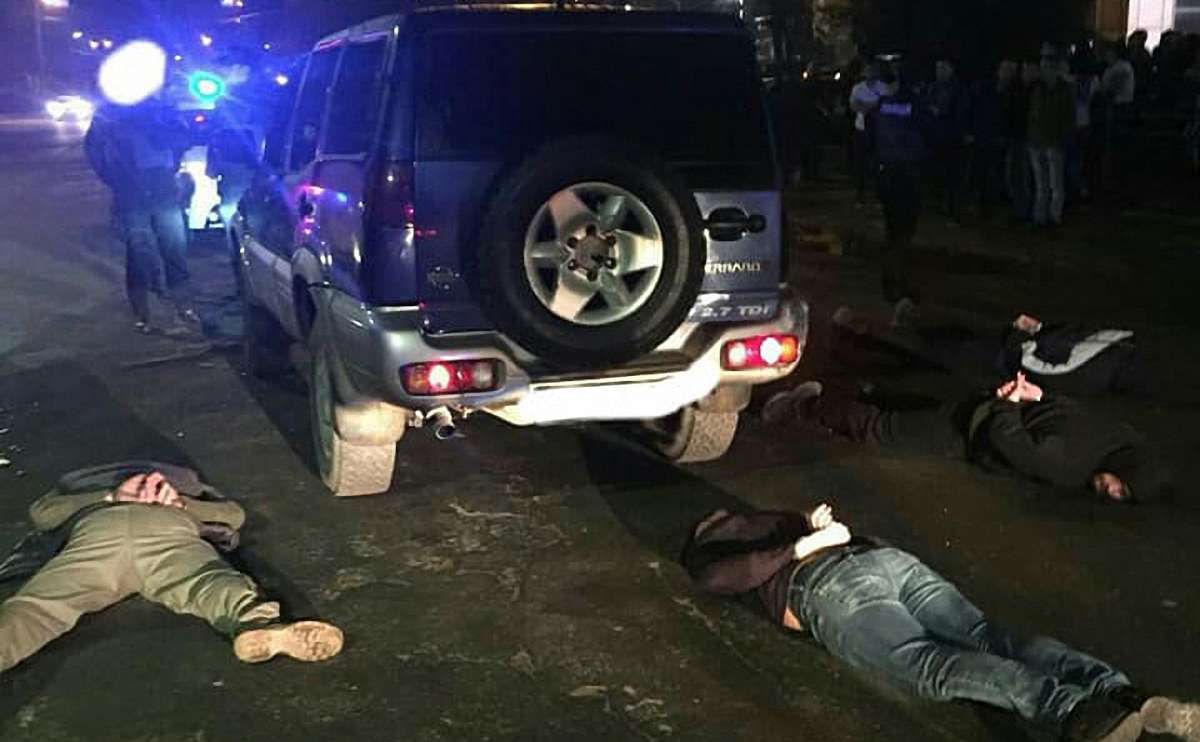 В Івано-Франківську сталася стрілянина біля нічного клубу, є поранені