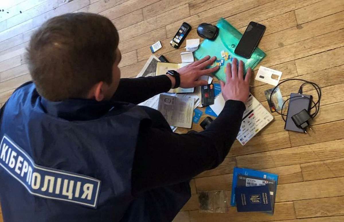 У Києві кіберполіція викрила хакера, який зламував сторінки інтернет-магазинів