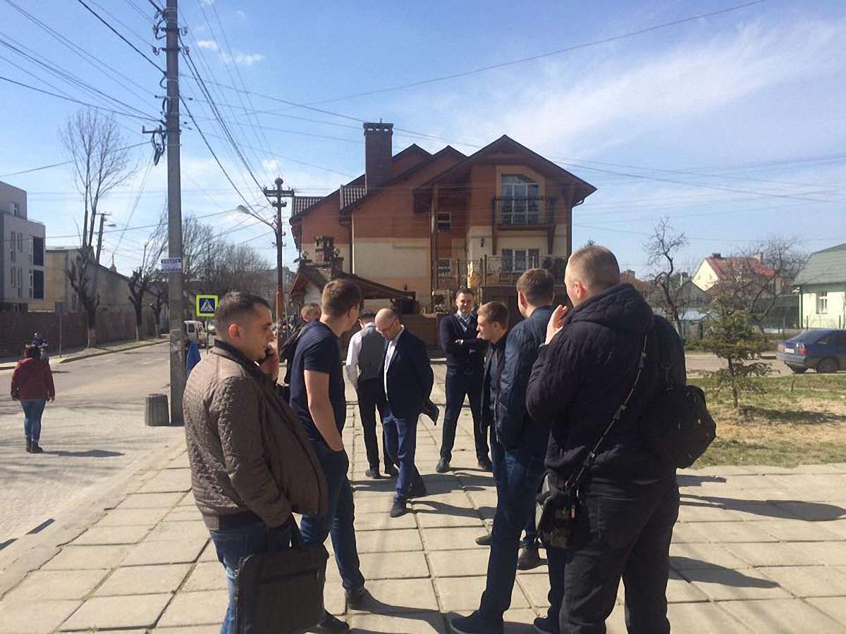 Керівника «Супутника» на Левандівці звинуватили у хабарництві