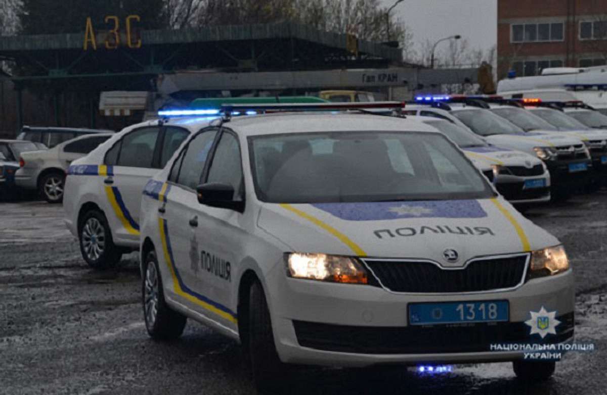 Поліцейським Львівщини передали 19 нових службових автомобілів