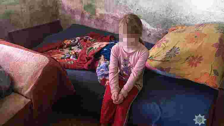 На Тернопільщині мати побила 9-річну доньку через скарги на зубний біль