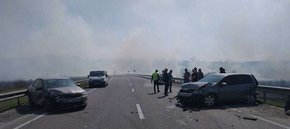 Через спалювання сухої трави на трасі Київ-Чоп сталася аварія