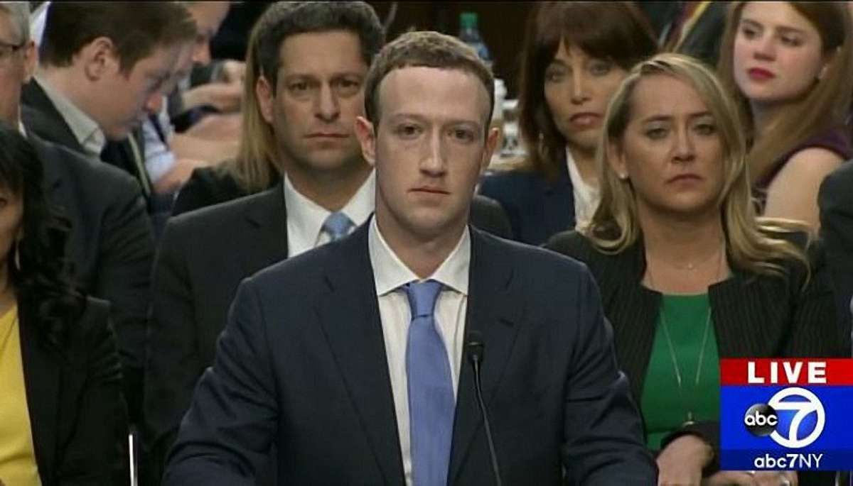 Засновник Facebook не зміг гарантувати невтручання Росії у вибори США