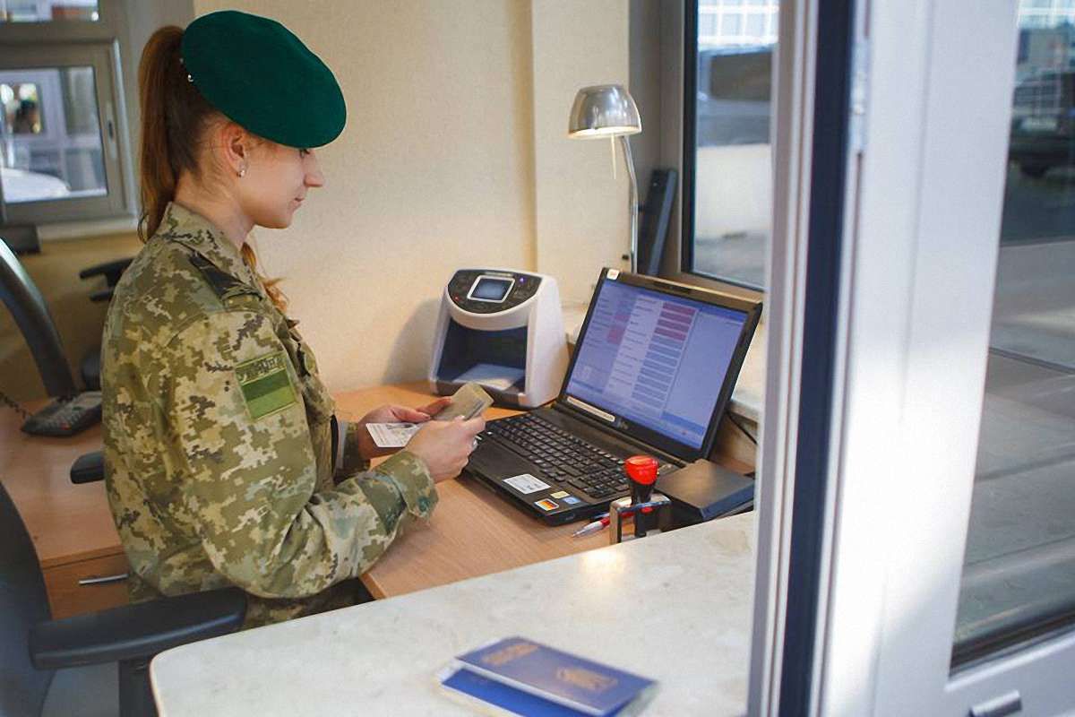 У Грушеві затримали чоловіка, який хотів перетнути кордон з паспортом сина