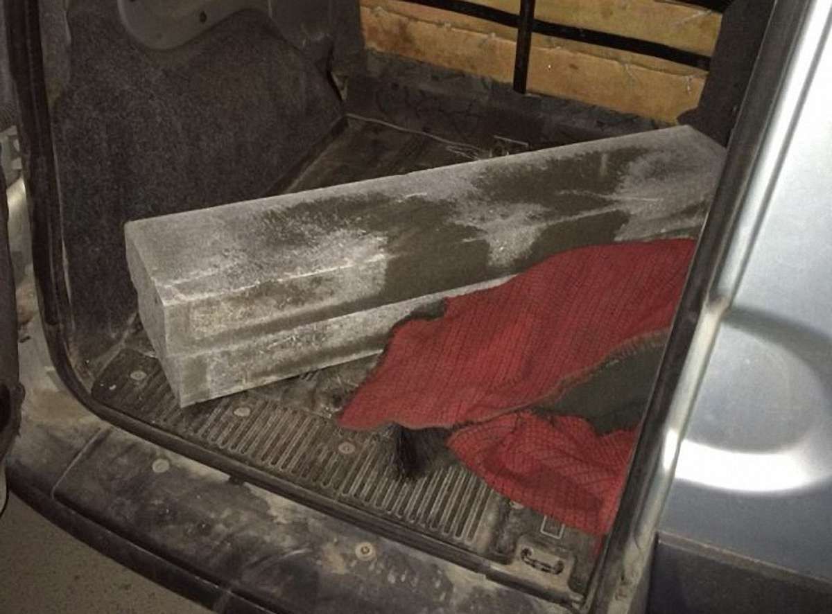 Перехожий викликав поліцію через крадіжку бруківки у Львові