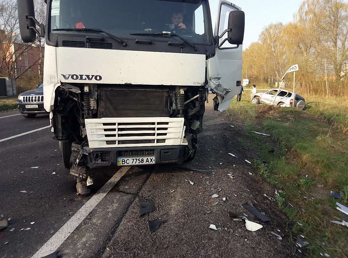 Голова Пустомитівської райради Галина Гичка потрапила у ДТП