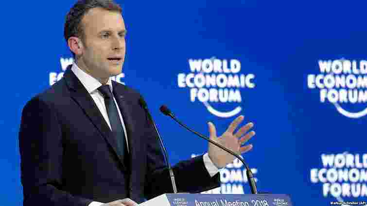 Президент Франції заявив про докази застосування хімічної зброї у Сирії
