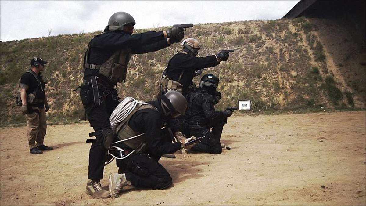 Українські десантники показали найкращі результати під час проходження курсу S.W.A.T. у Польщі