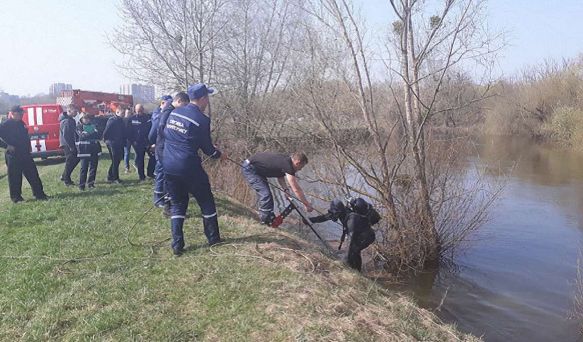 У селі поблизу Луцька водій «Волги» потонув у річці разом з автомобілем