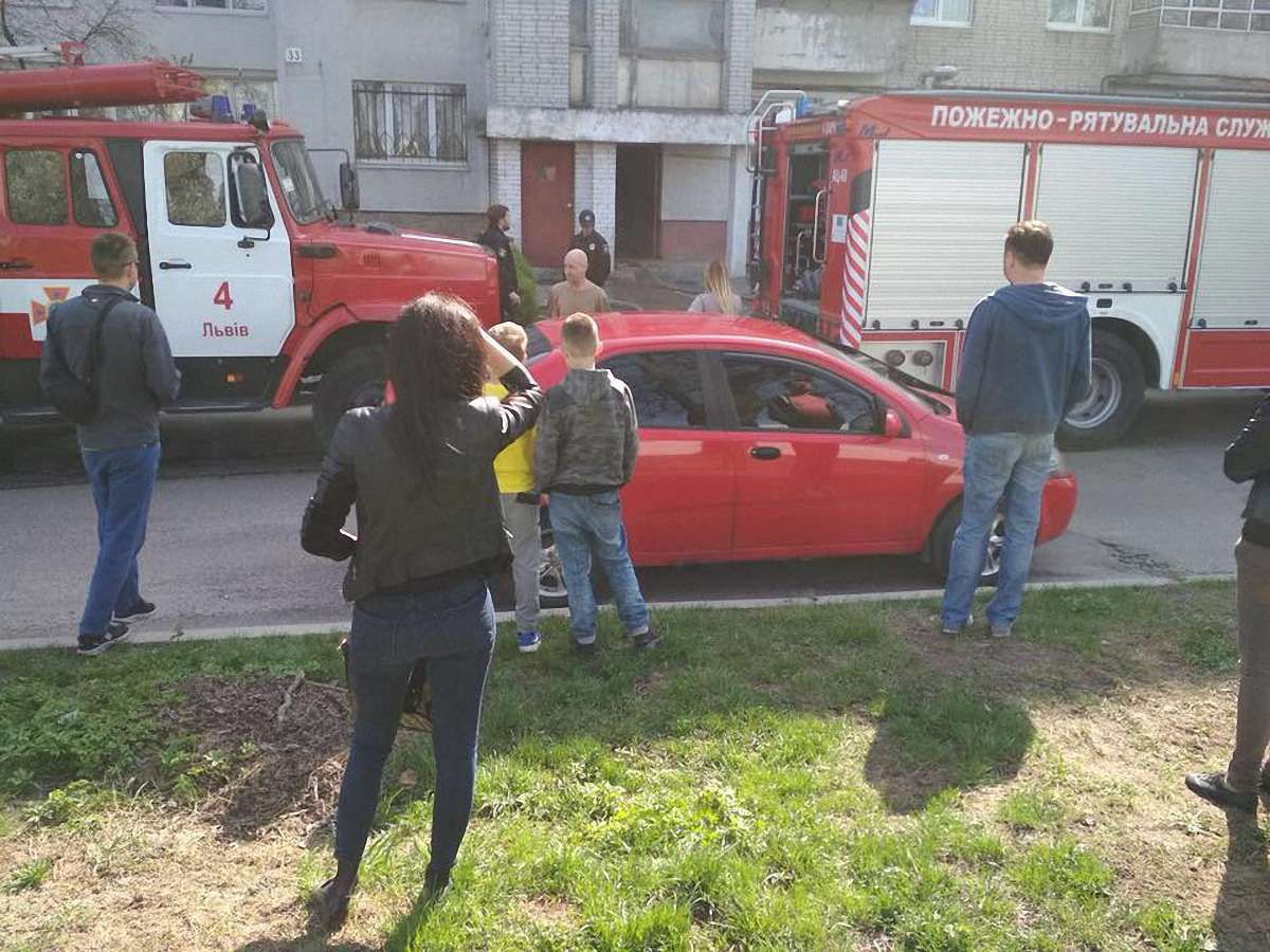 Через пожежу з будинку на вул. Патона евакуювали 13 мешканців
