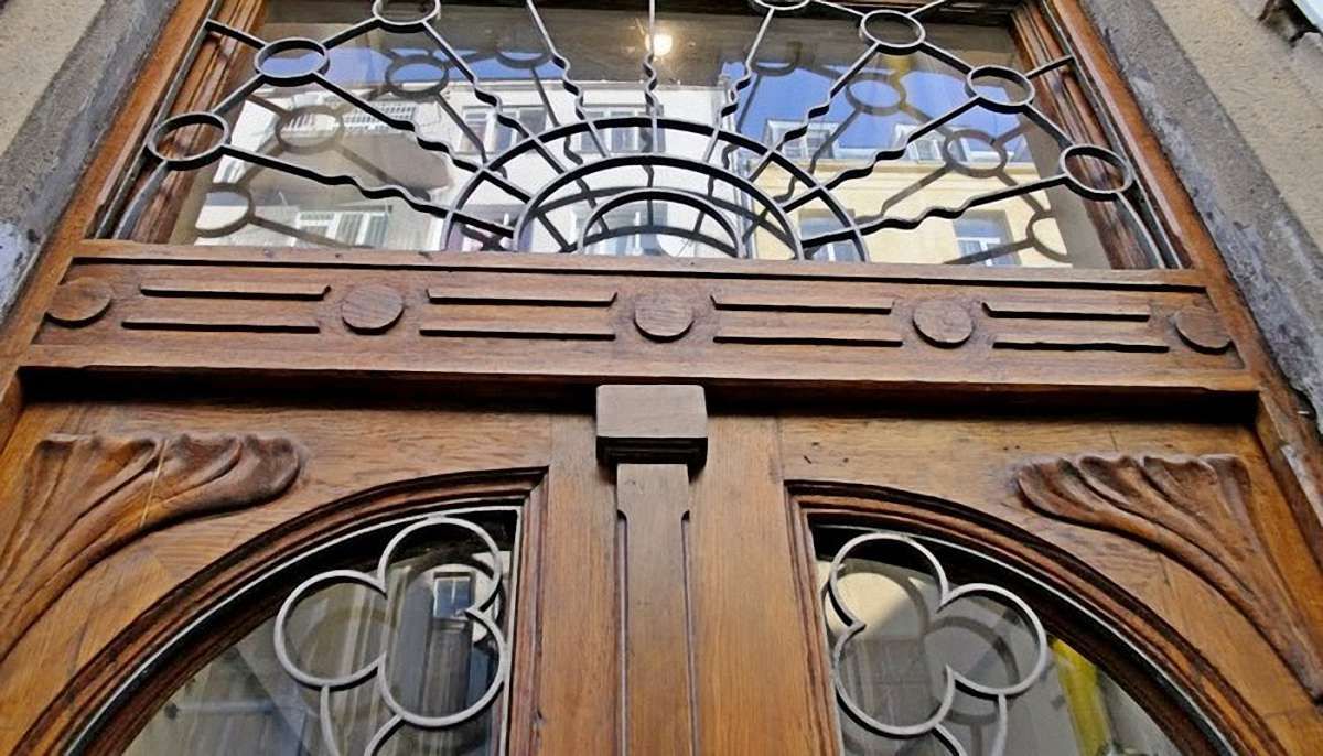 У Львові впродовж року відреставрують 50 історичних брам та вхідних дверей