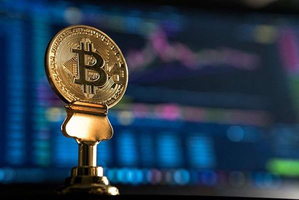 На Тернопільщині кіберполіція спіймала підлітка на продажу крадених криптогаманців