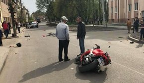 У Бродах мотоцикліст в'їхав у людей, двоє постраждалих в реанімації