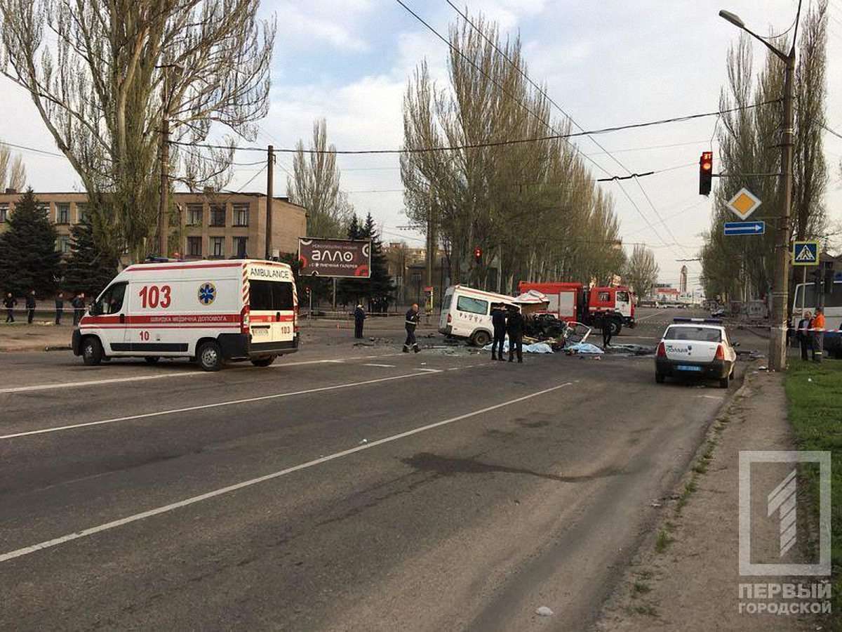 Вісім людей загинули в ДТП у Кривому Розі