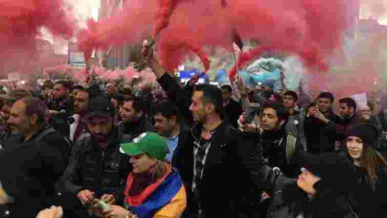 Лідер вірменської опозиції оголосив про початок «оксамитової революції»