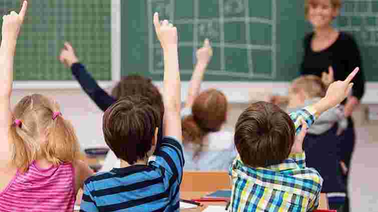 Міністерка освіти заявила, що на вільні місця в школах ймовірно прийматимуть за жеребкуванням