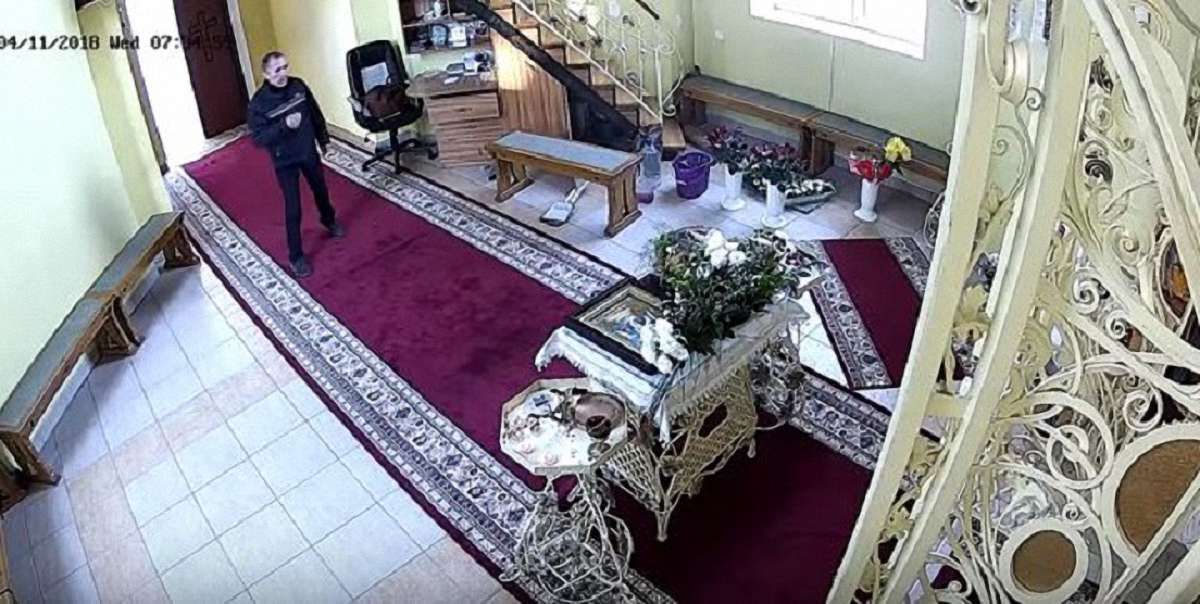 У Тернополі злодій тричі перехрестився, а потім викрав гроші з церкви