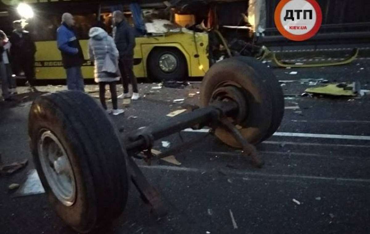 Восьмеро українців постраждали внаслідок ДТП у Чехії
