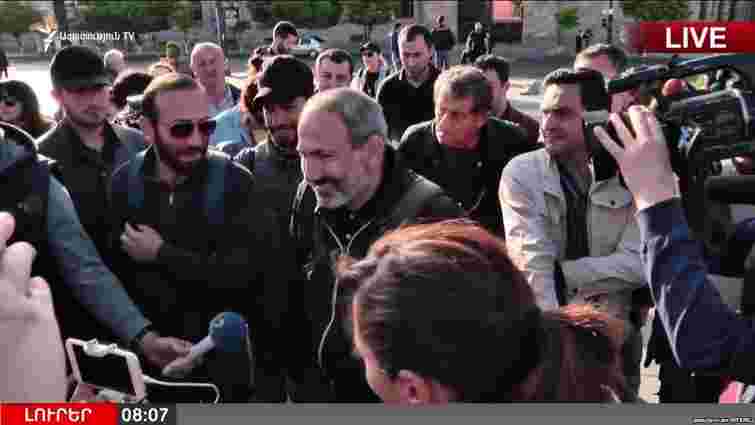 Поліція Вірменії пригрозила застосувати до протестувальників зброю