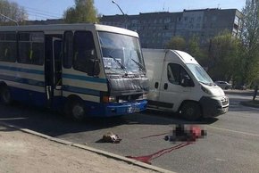 Рейсовий автобус на смерть збив жінку на вул. Стрийській у Львові