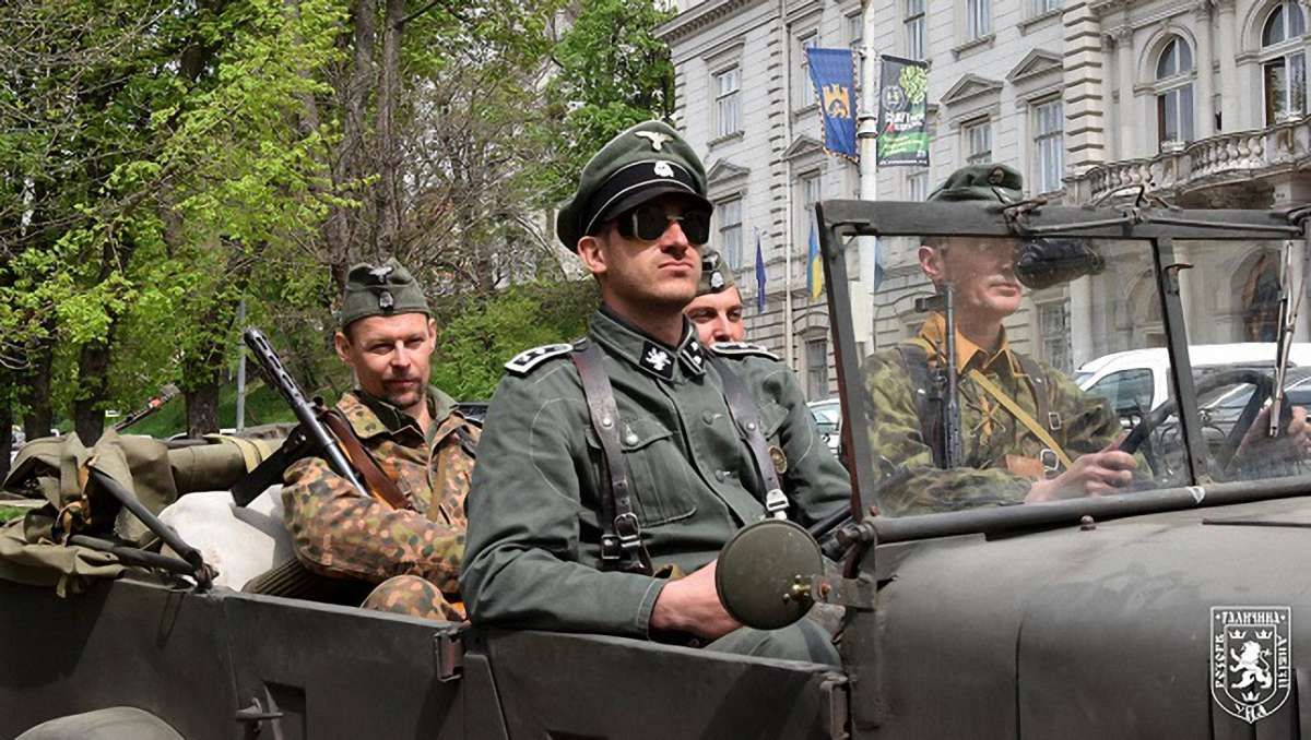 Біля ЛОДА відкрили виставку про дивізію СС «Галичина»
