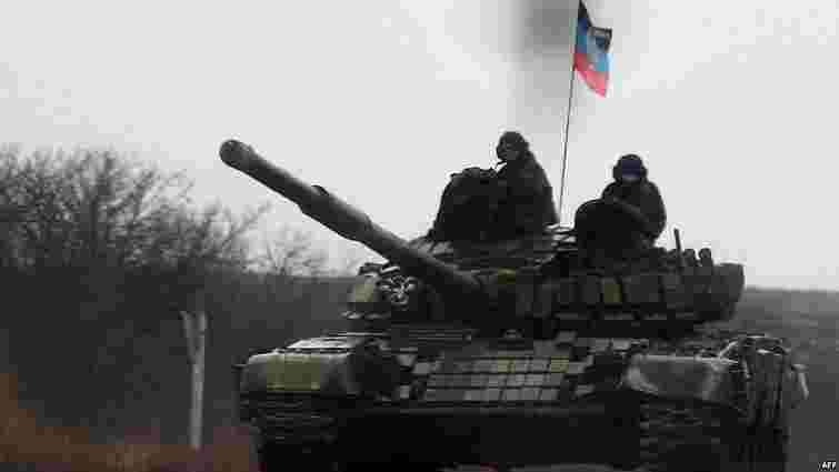 Російсько-окупаційні війська обстріляли з танка КПВВ «Гнутове», де перебували цивільні