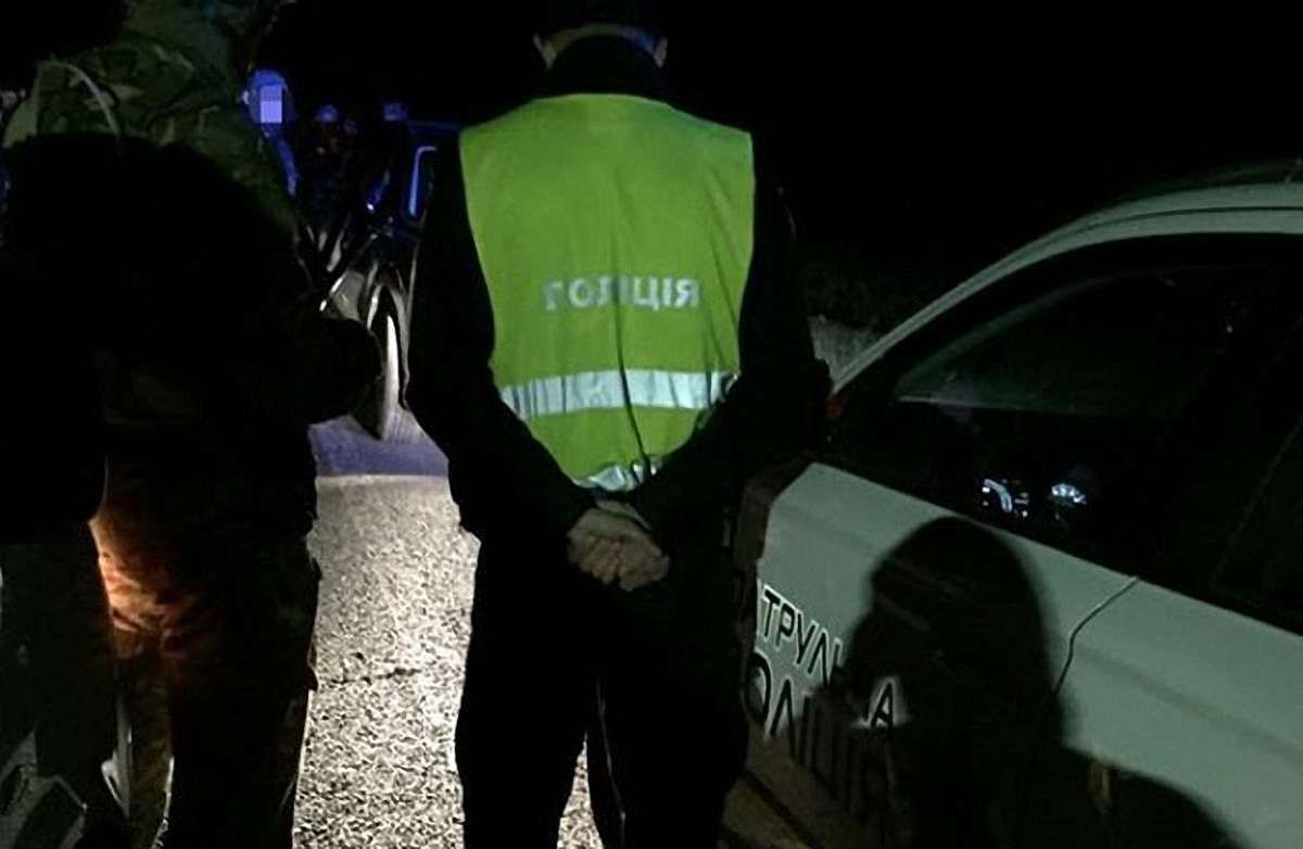 У Львові затримали двох патрульних за вимагання $300 хабара у п’яного водія
