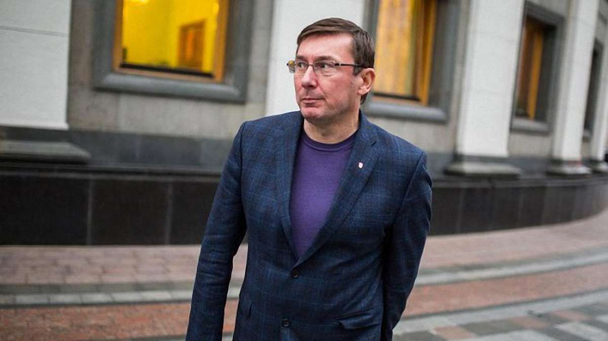 До Нацради з питань телебачення позиваються через хвалебні рекламні ролики про Юрія Луценка